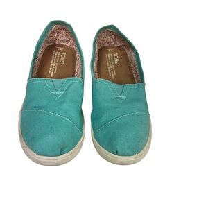 Tom’s Shoes Aquamarine color Size 4